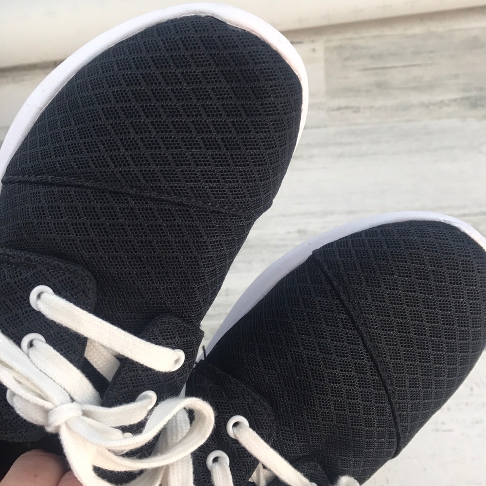 Faded Glory black sneakers size 6 - Picture 5 of 5